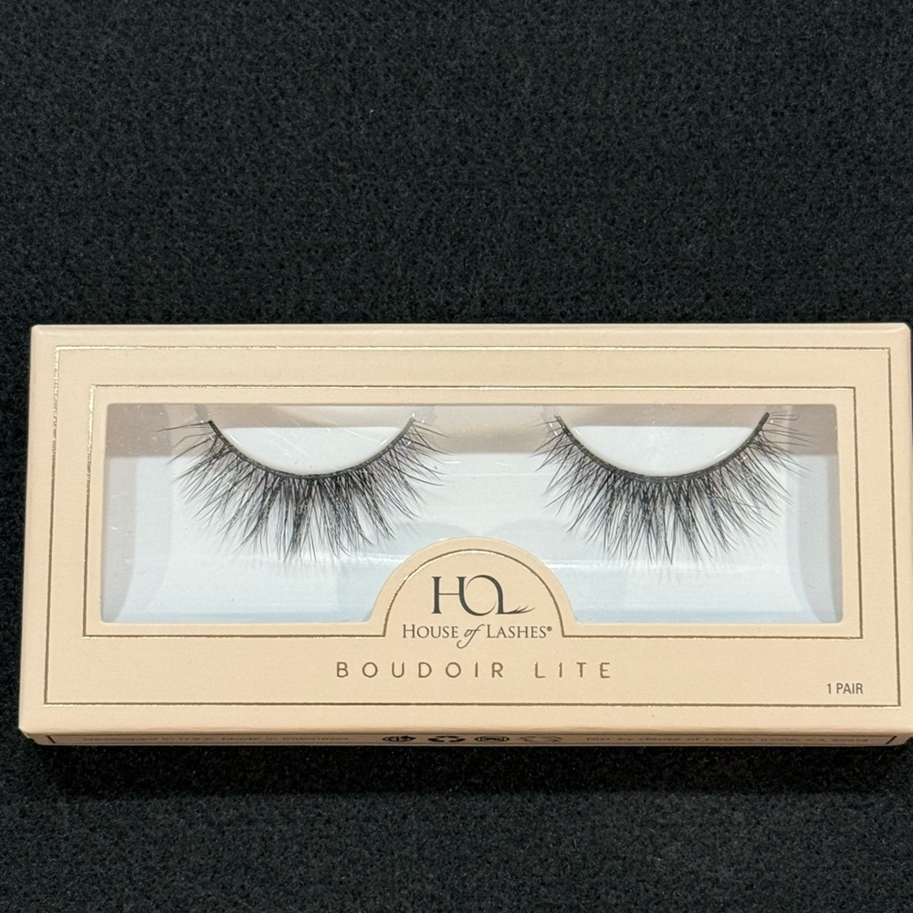 Boudoir Lite False Eyelashes. NIB